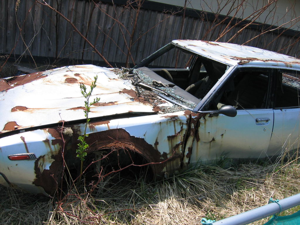 洞爺湖西山火口
工場の隣の立派な邸宅は、社長の家だったのでしょうか。そして、この走り屋の車は誰のもの?
キーワード: 胆振エリア